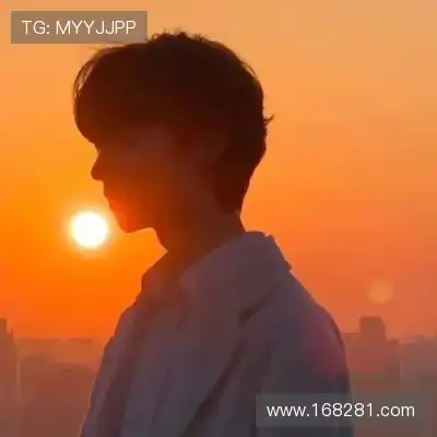 龙含雅